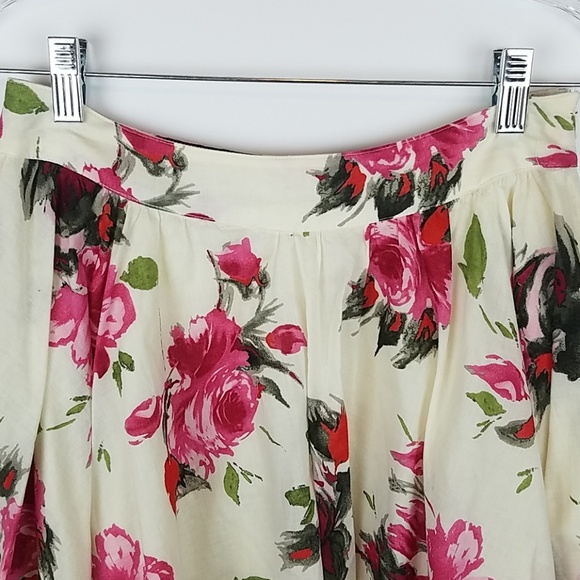 TWENTY ONE | FLORAL SKIRT - Picture 2 of 8